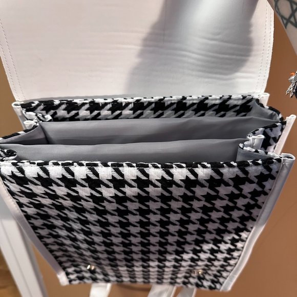 Backpack - Picture 5 of 10